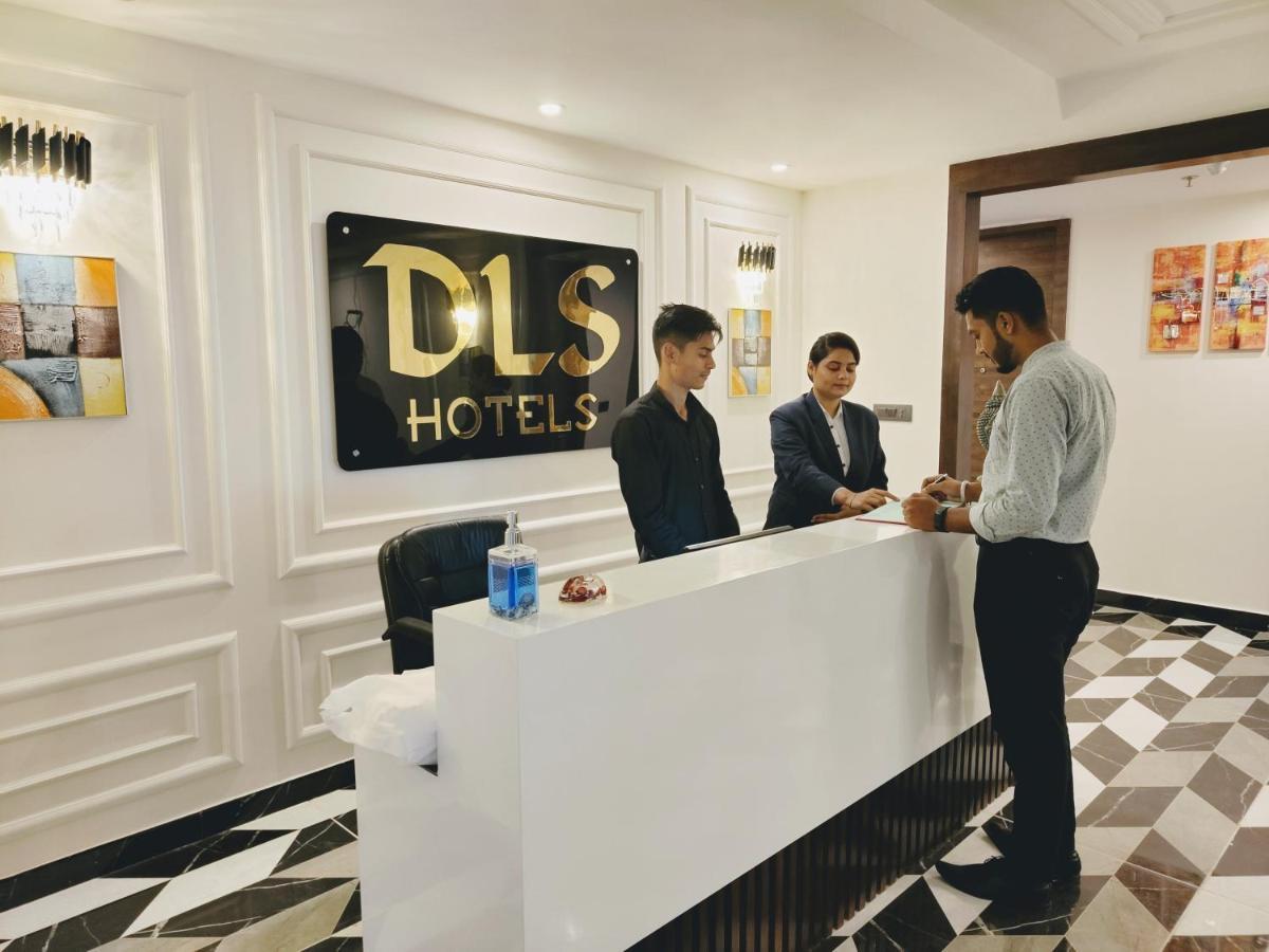 Grand Luxotica By Dls Hotels Dehradun Exterior foto