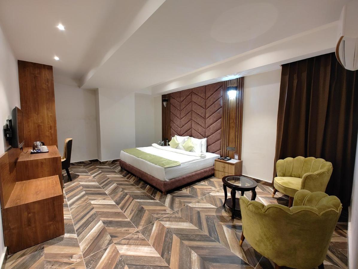 Grand Luxotica By Dls Hotels Dehradun Exterior foto