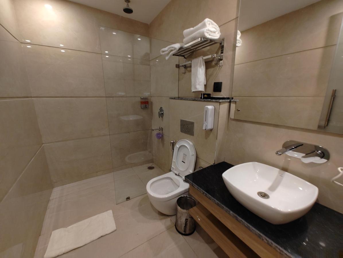 Grand Luxotica By Dls Hotels Dehradun Exterior foto