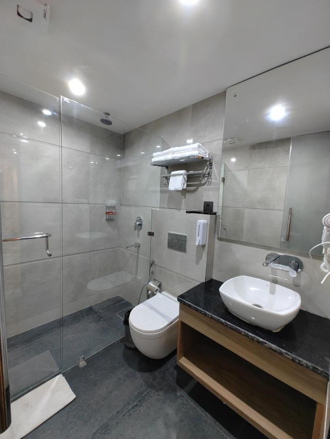 Grand Luxotica By Dls Hotels Dehradun Exterior foto
