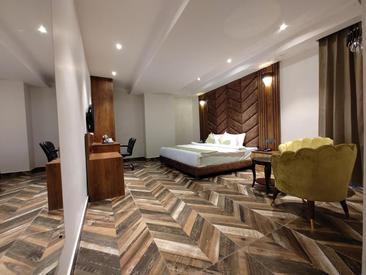 Grand Luxotica By Dls Hotels Dehradun Exterior foto